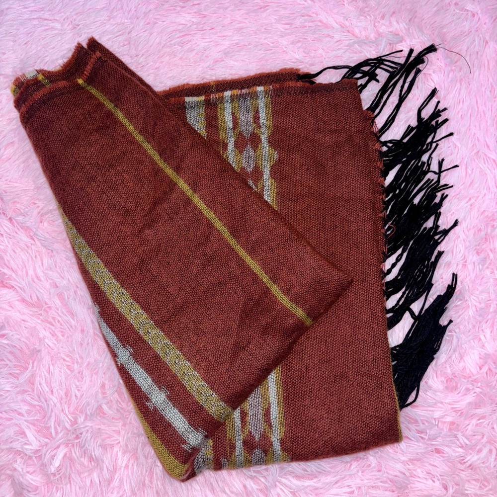 CLOSET CLOSEOUT!!! Rust and Black Fringed Scarf